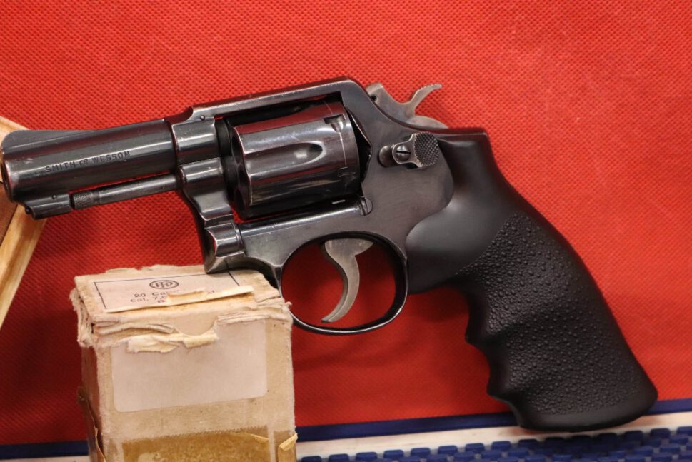 1975-Smith-and-Wesson-10-5_1530