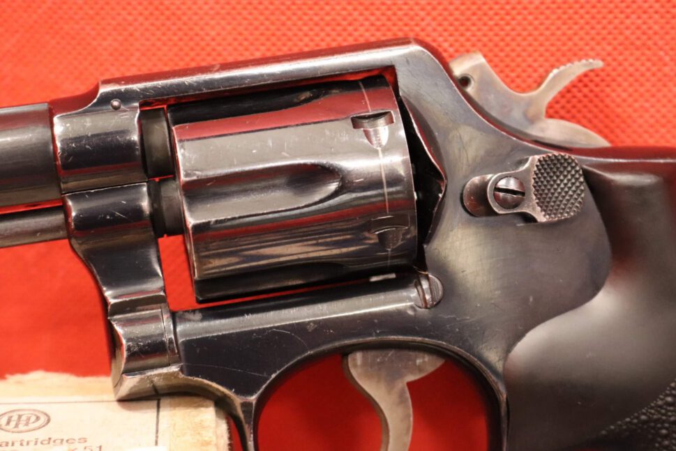 1975-Smith-and-Wesson-10-5_1532