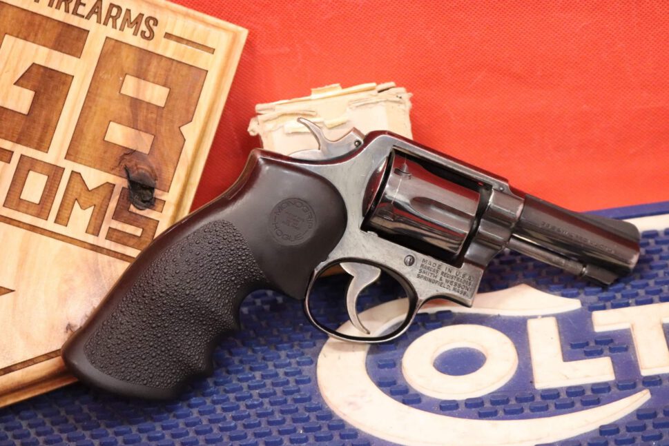 1975-Smith-and-Wesson-10-5_1534