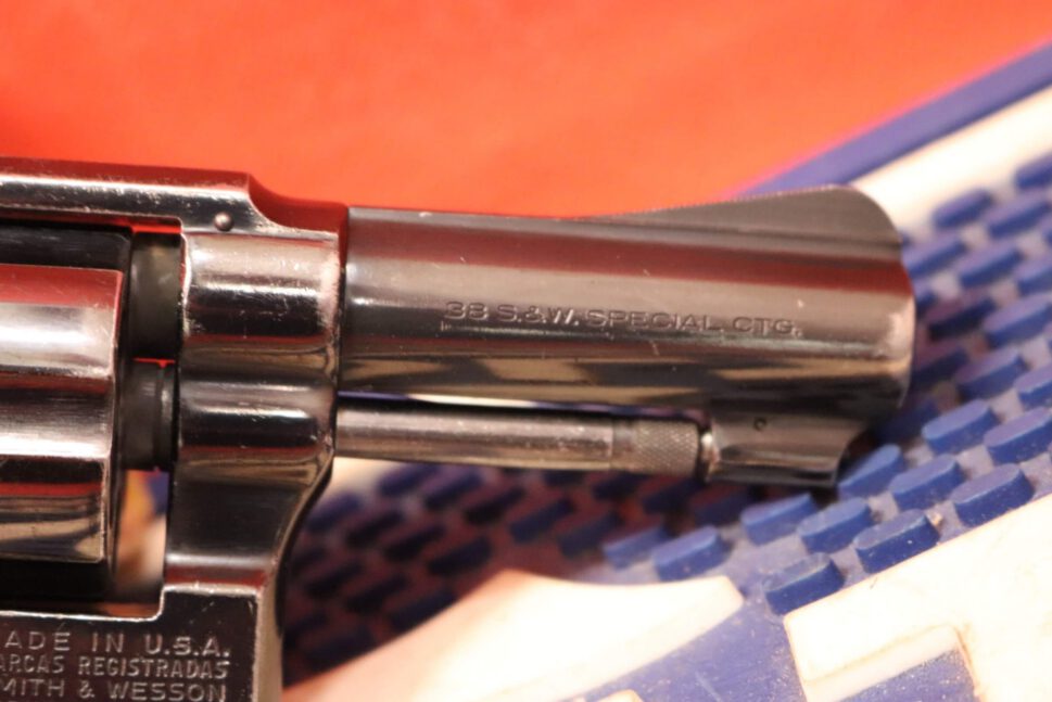 1975-Smith-and-Wesson-10-5_1535