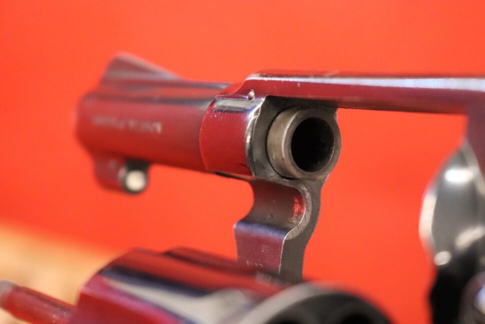 1975-Smith-and-Wesson-10-5_1540