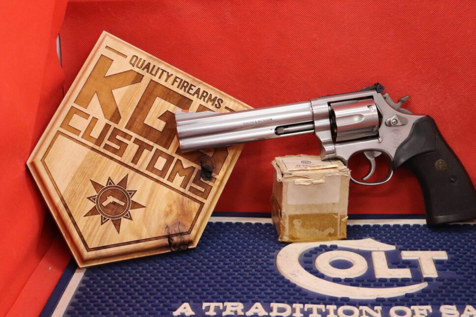 1996-Smith-and-Wesson-686-4_1435