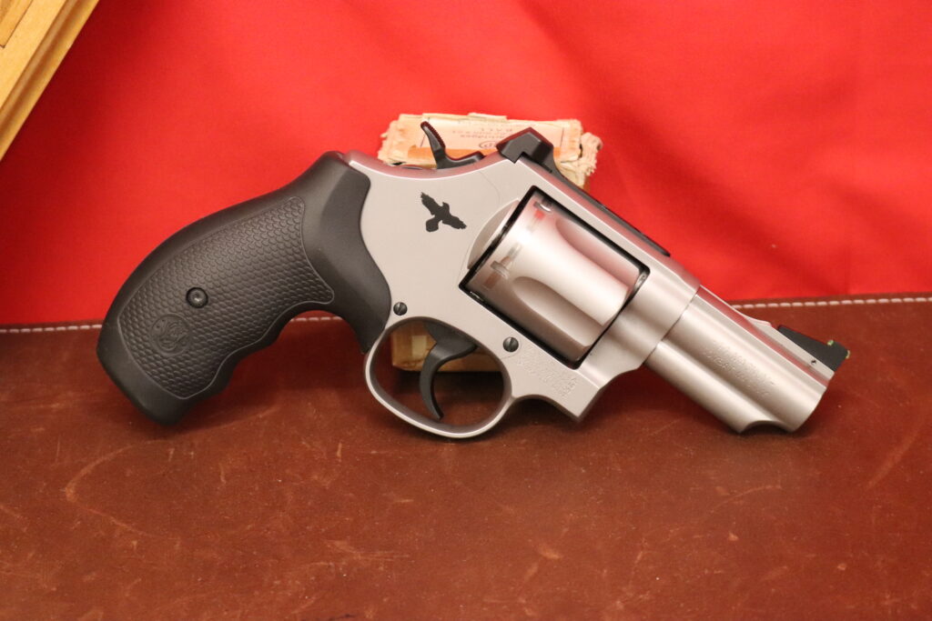 Dave Fink -- Gunsite Custom -- Smith & Wesson Combat Magnum Model 69 -- 44 Magnum -- #DPZ9612