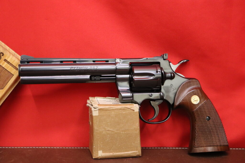 SUPER CLEAN Colt Python -- 1981 -- 357 Magnum Royal Blued! -- K19165